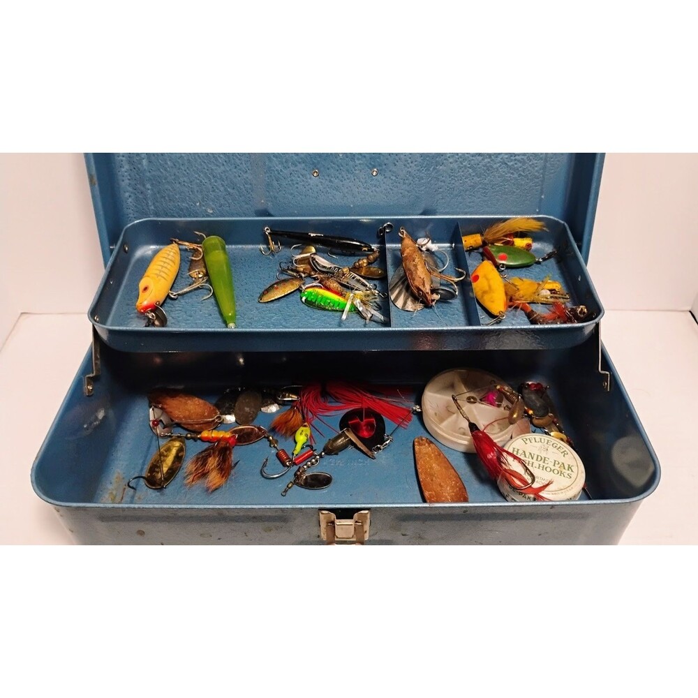 VINTAGE 60’S MY BUDDY 1351 SINGLE TRAY BLUE METAL TACKLE BOX W 40 PLUS LURES